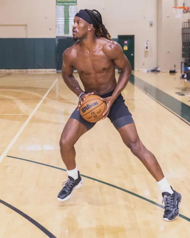 的战术多变 的战术多变